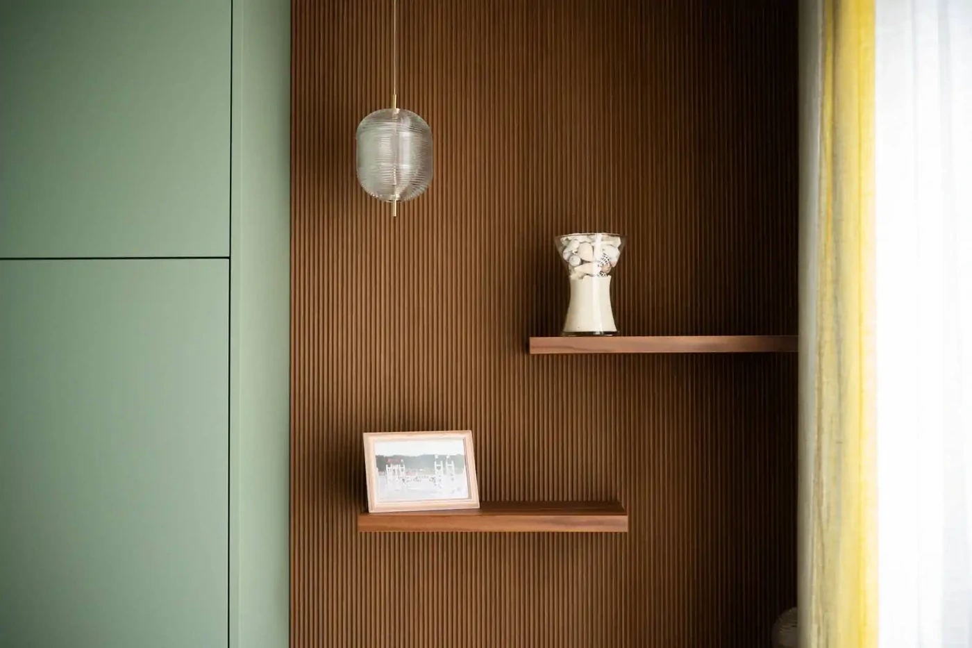 Alcôve du petit bureau de la chambre